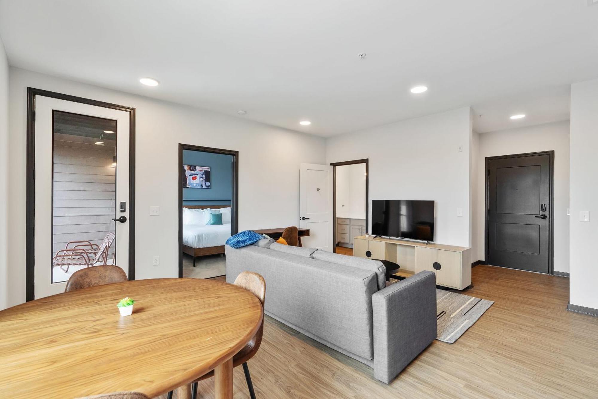 Cozysuites On Mass With Garage Parking #7 印第安納波利斯 外观 照片